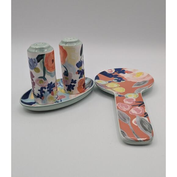 Anthropologie Remi Floral Salt/Pepper Shakers w/Tray and Spoon Rest. Set of 4. - Picture 6 of 10